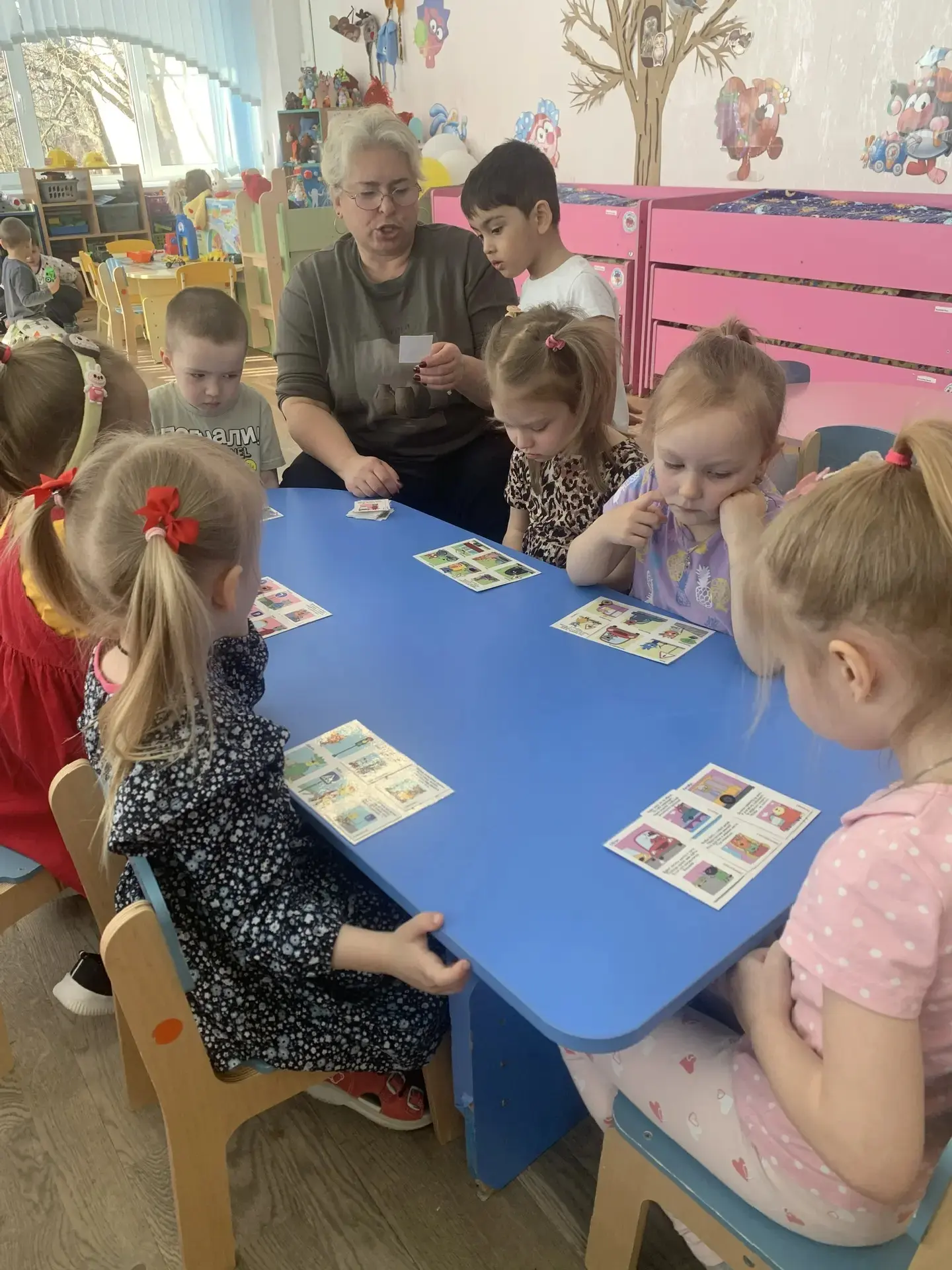 Правила дорожные знать нам всем положено.