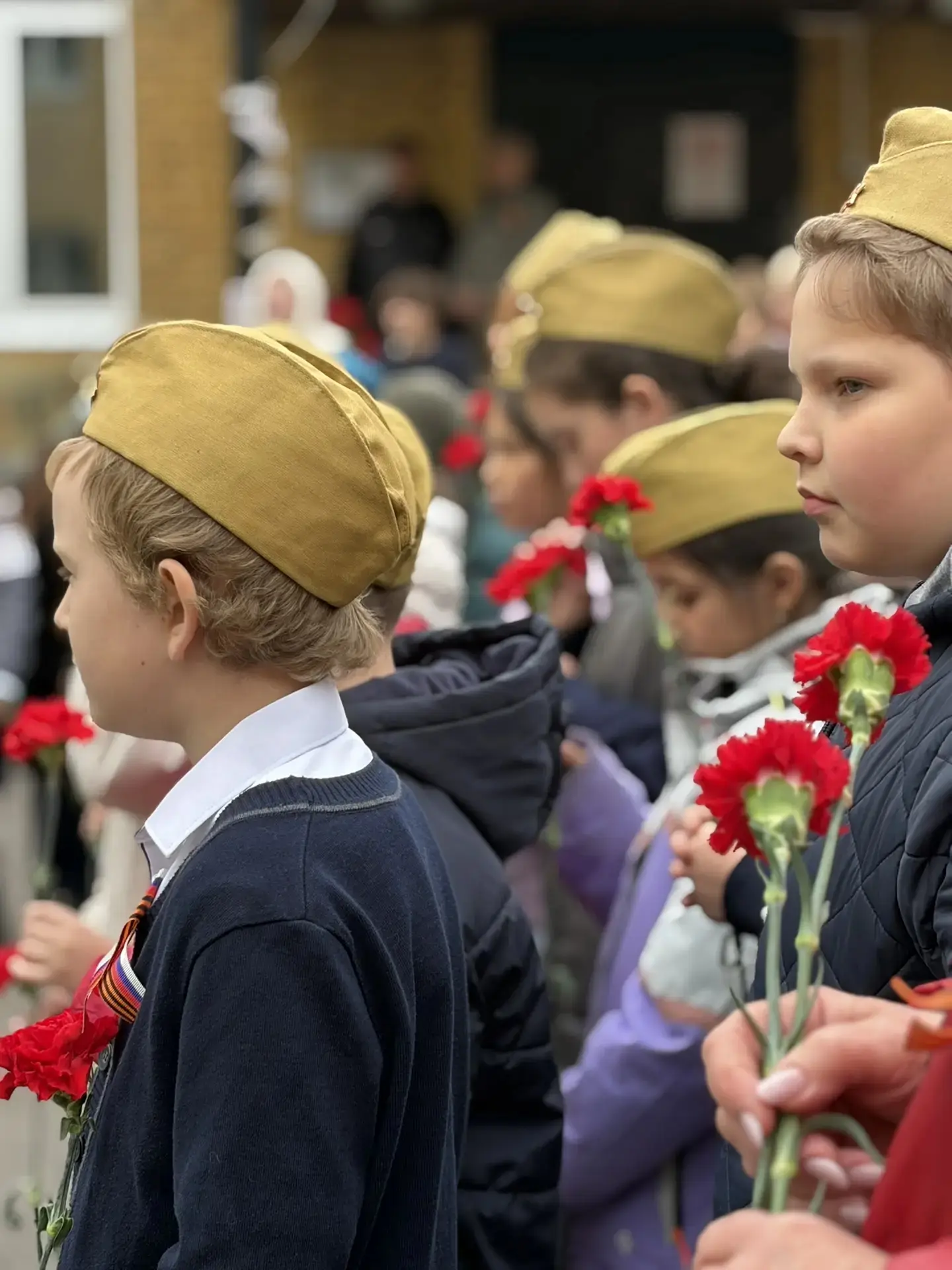 🌺 ПАМЯТЬ СЕРДЦА 🌺 8 мая в квартале Наташино состоялась трогательная церемония возложения цветов к Па