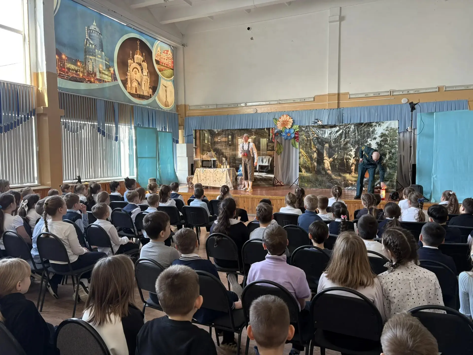 "Азбука безопасности"   🎭 В нашей школе прошло яркое событие 🎭  Артисты театра "Актёрский дом" предс