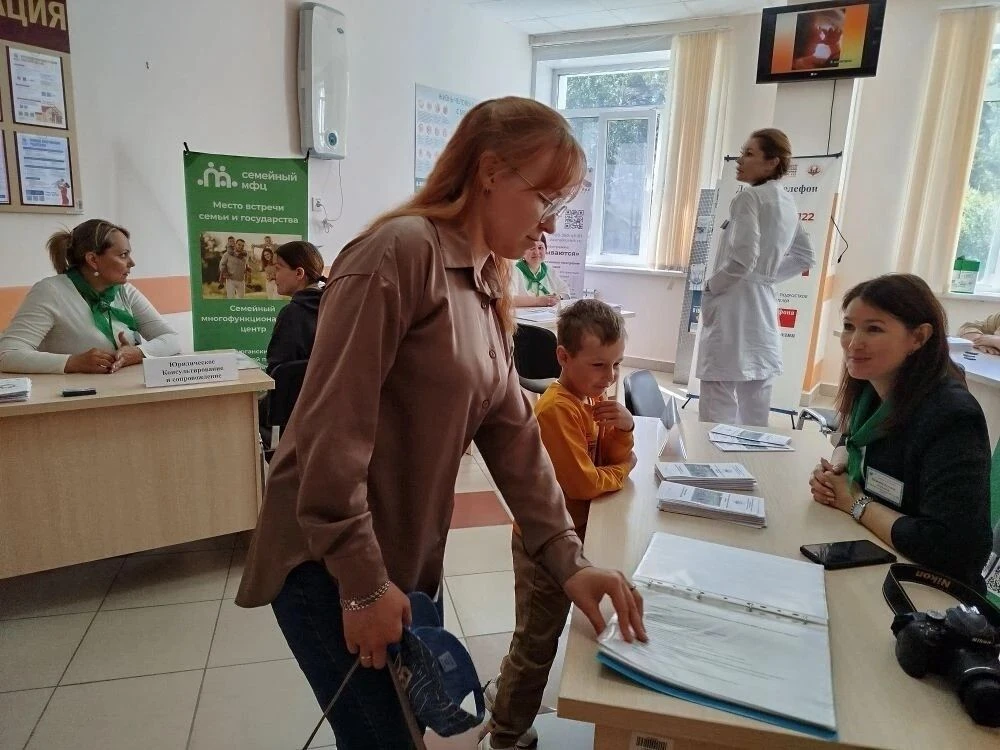 В Курганском перинатальном центре будущим и состоявшимся мамам рассказали о мерах социа...