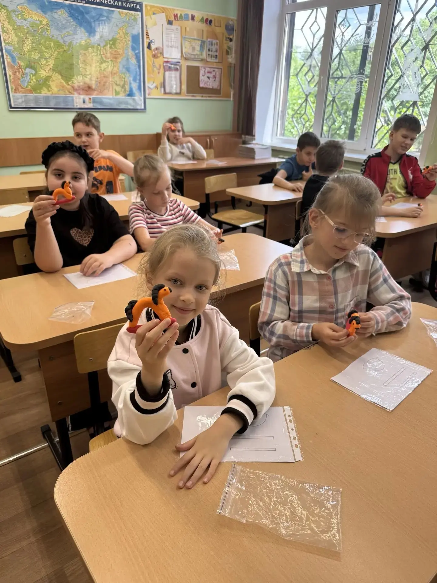 Тематический урок  "Дымковская игрушка" в рамках Года единства дружбы народов