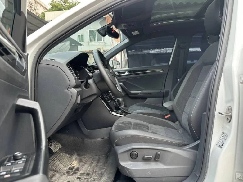 🚗В ПРОДАЖЕ:  Volkswagen T-ROC Facelift 280TSI DSG 4WD Deluxe Intelligent!  • направление: Китай • да