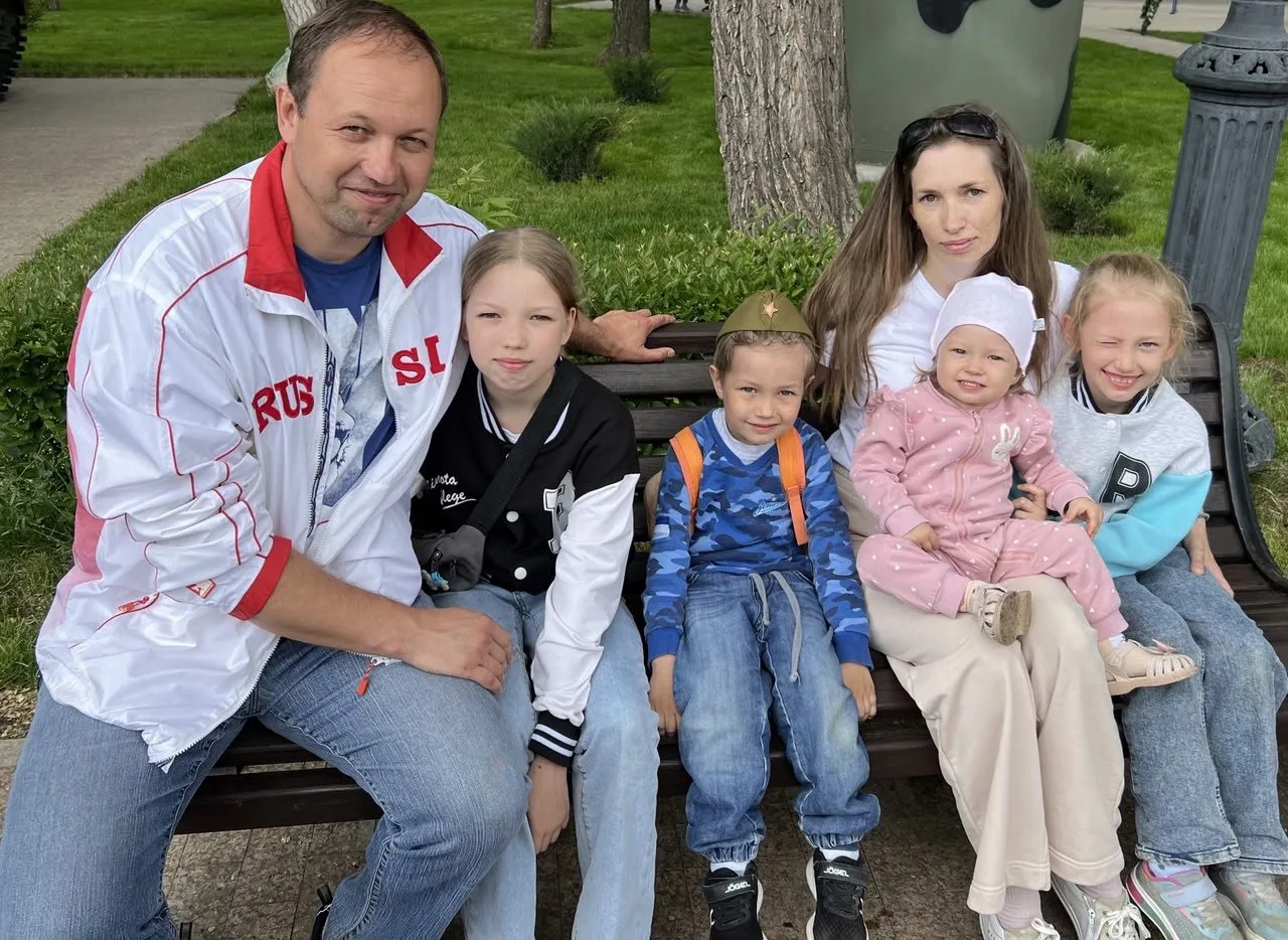 Добрый вечер дорогие педагоги, ребята и родители! В преддверии празднования Дня медика ...