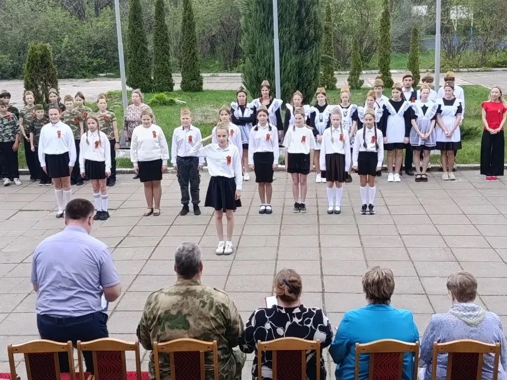 🎖️ Традиционный ежегодный смотр строя ипесни прошёл в нашей школе! 🎖️ Сегодня состоялось яркое и зна