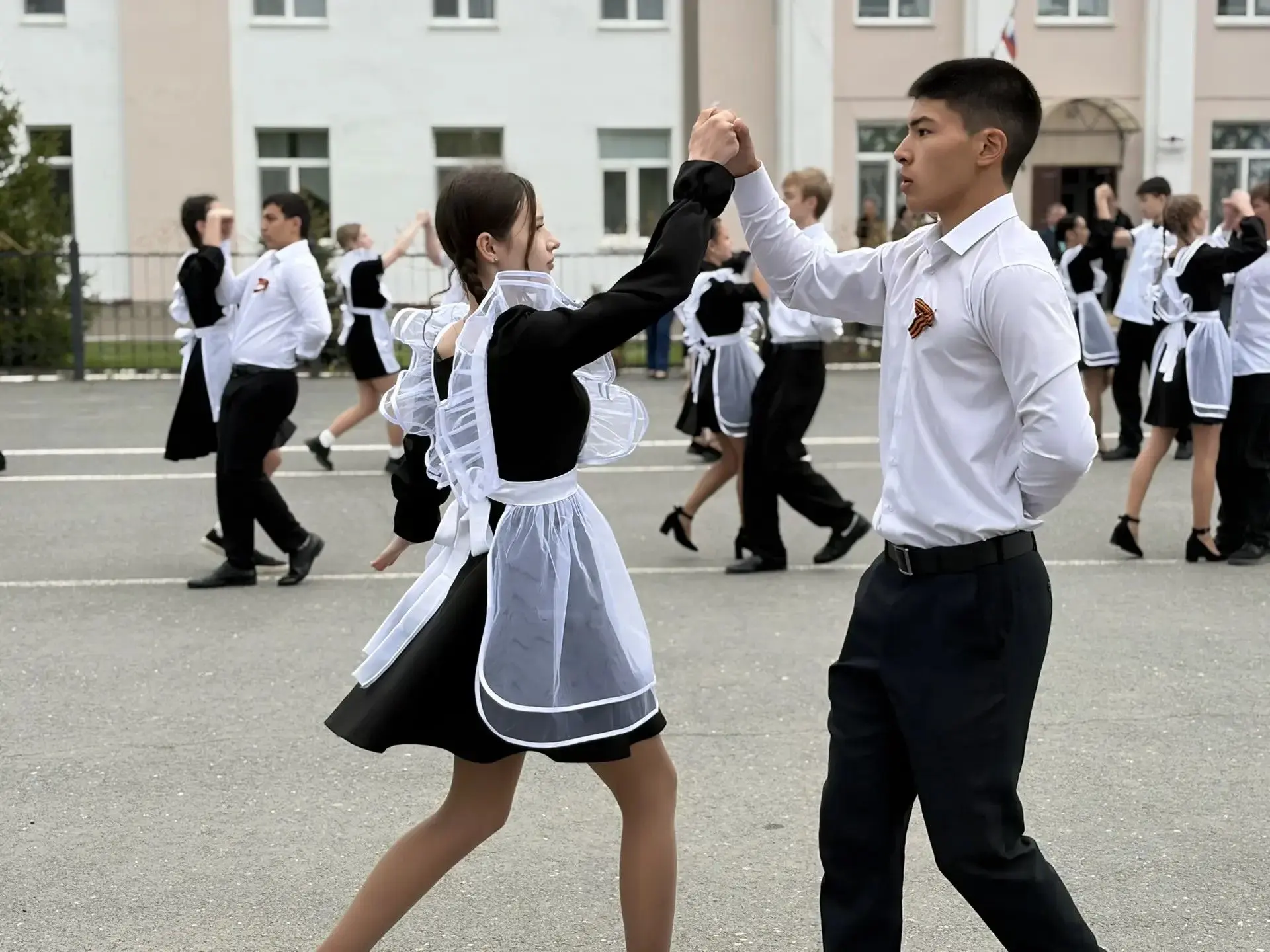 6 мая, в преддверии великого праздника – Дня Победы, обучающиеся Соль-Илецкого муниципа...