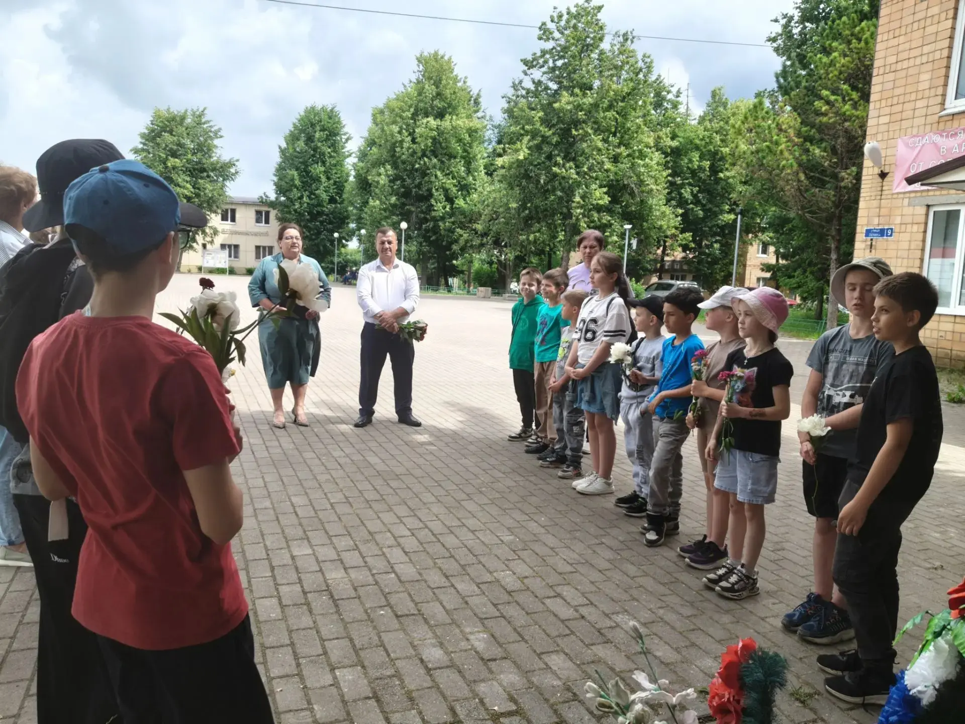 🕯️ День памяти и скорби в лагере.
Сегодня, 22 июня, особенный и важный день для всей нашей страны. 