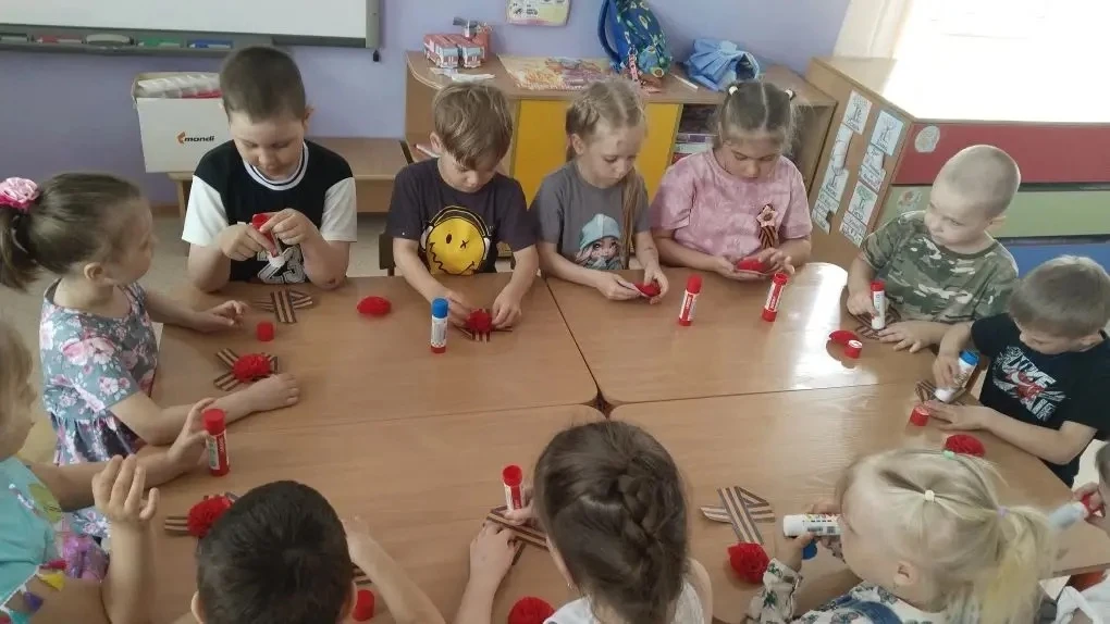 🎖️ Сегодня рассказали детям о георгиевской ленточке