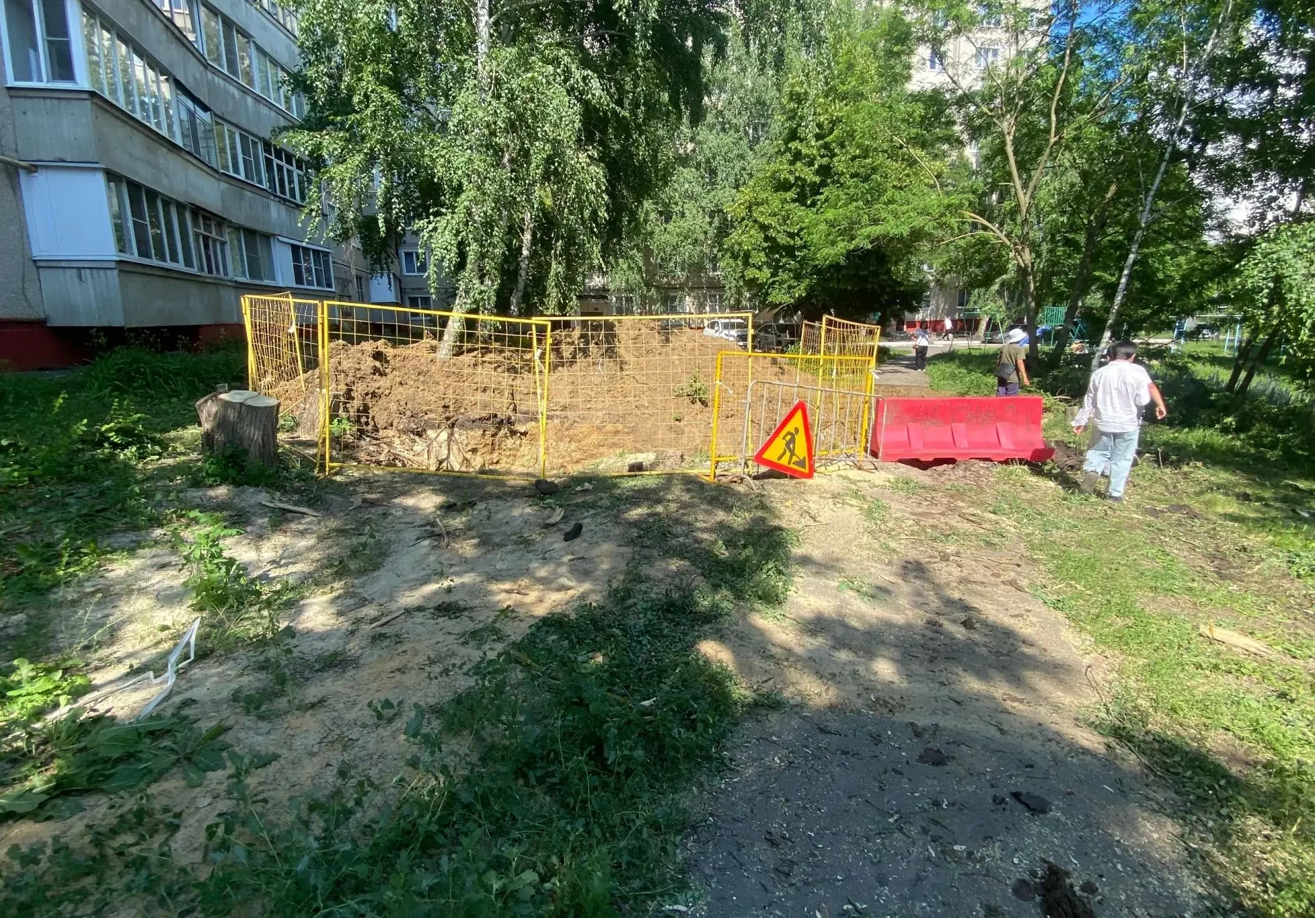 💦В Тамбове коммунальщики устранили повреждение водовода во дворе многоэтажки

Специалисты «РКС-Тамб