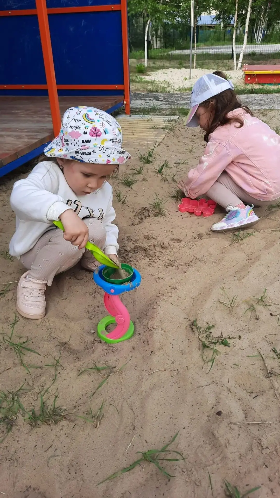 Летняя прогулка ☀️– это уникальная возможность не только оздоровить детей, но и обогатить ребенка но