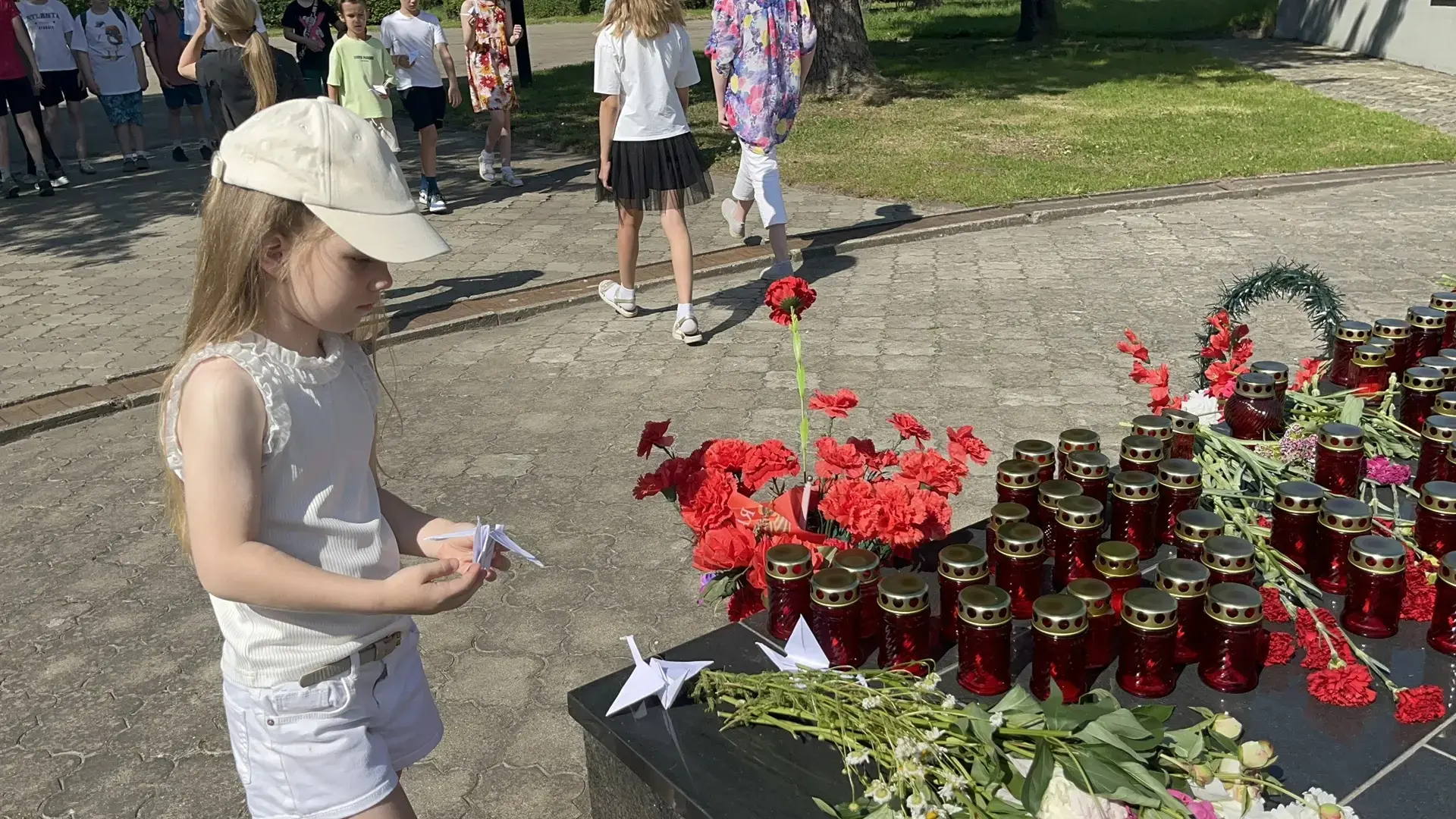 День памяти и скорби 🕊

В этот день в 1941 году началась Великая Отечественная война, ставшая одной