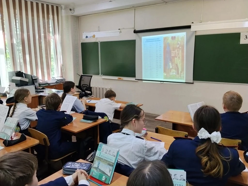 В рамках Недели славянской письменности и культуры в школе начинают проводиться классные часы, внекл