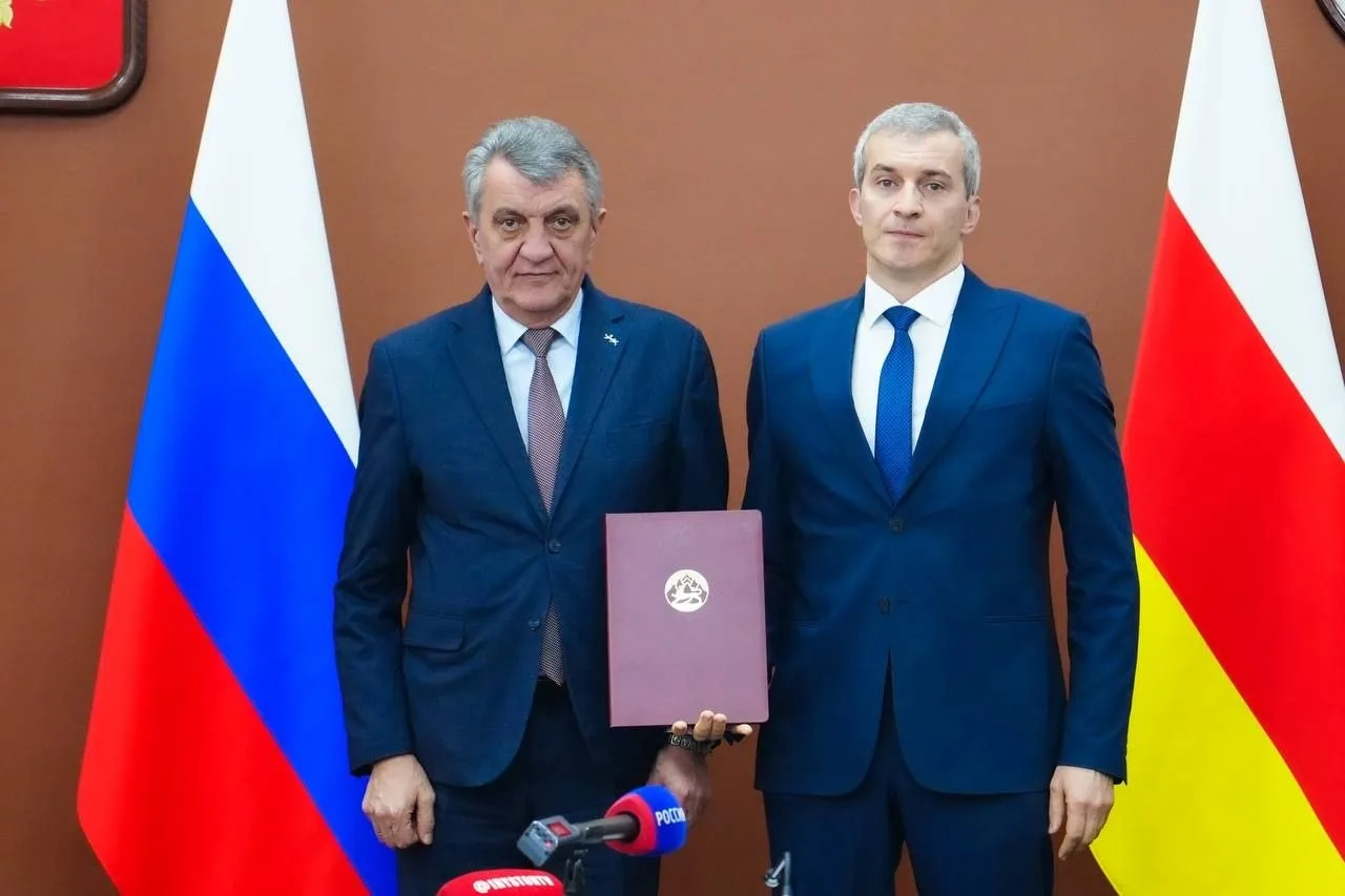 ✨ Кандидаты и доктора наук, профессора есть в каждом аграрном университете… А вот Народные артисты -