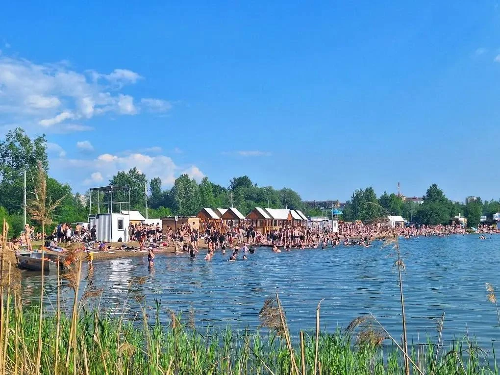 ☀️ Кемеровчане открыли пляжный сезон на Красном озере

А вы любите отдыхать там?
❤️ - да 
🌚 - нет 
