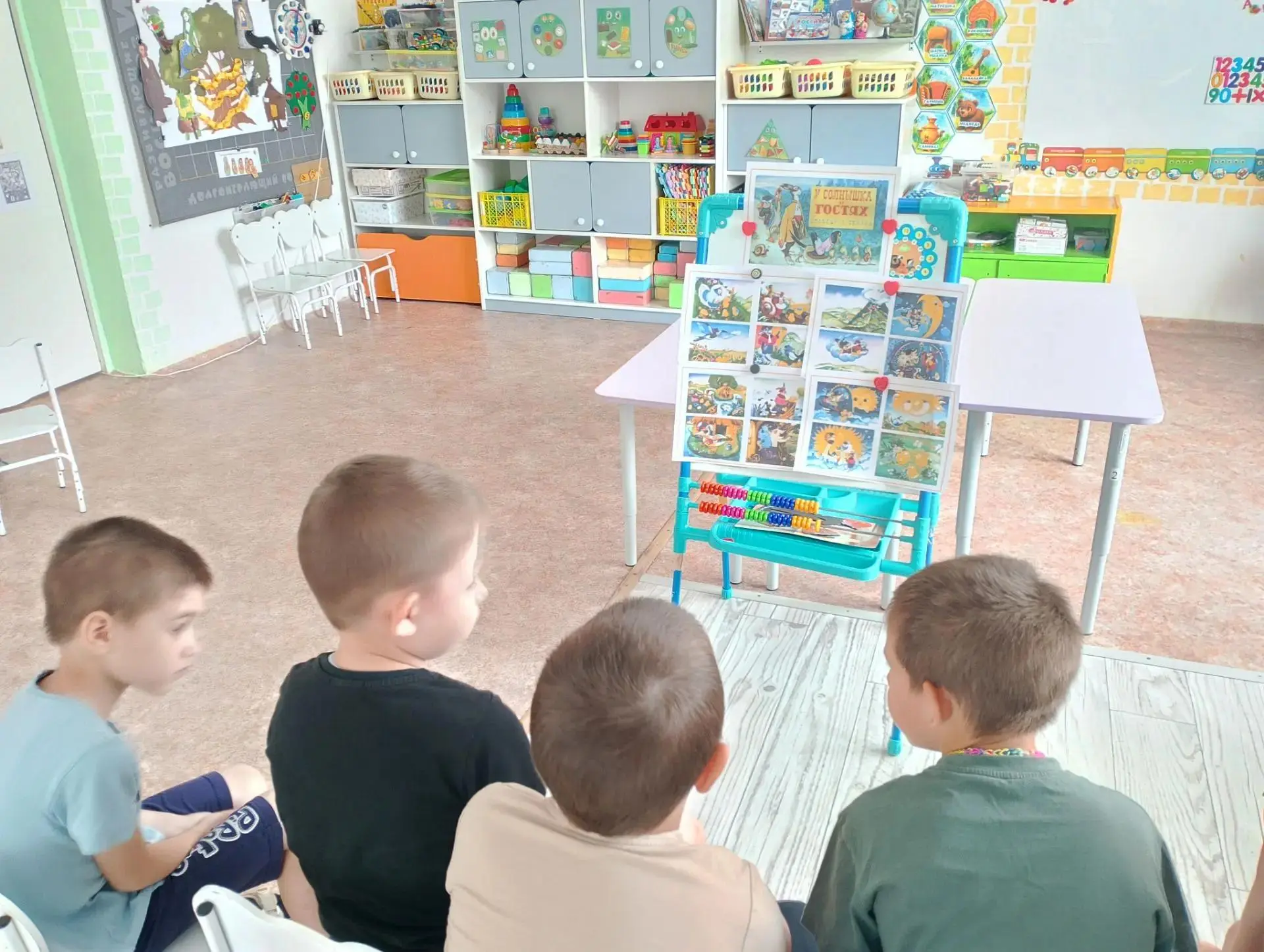 Наша группа «Паровозики» всю неделю заряжалась здоровьем и позитивом вместе с воспитателем Л.Н. Бурд