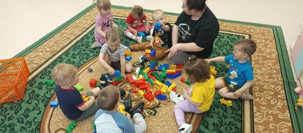 Игра с конструктором — один из самых эффективных и любимых детьми способов познания мира. Дети с вос