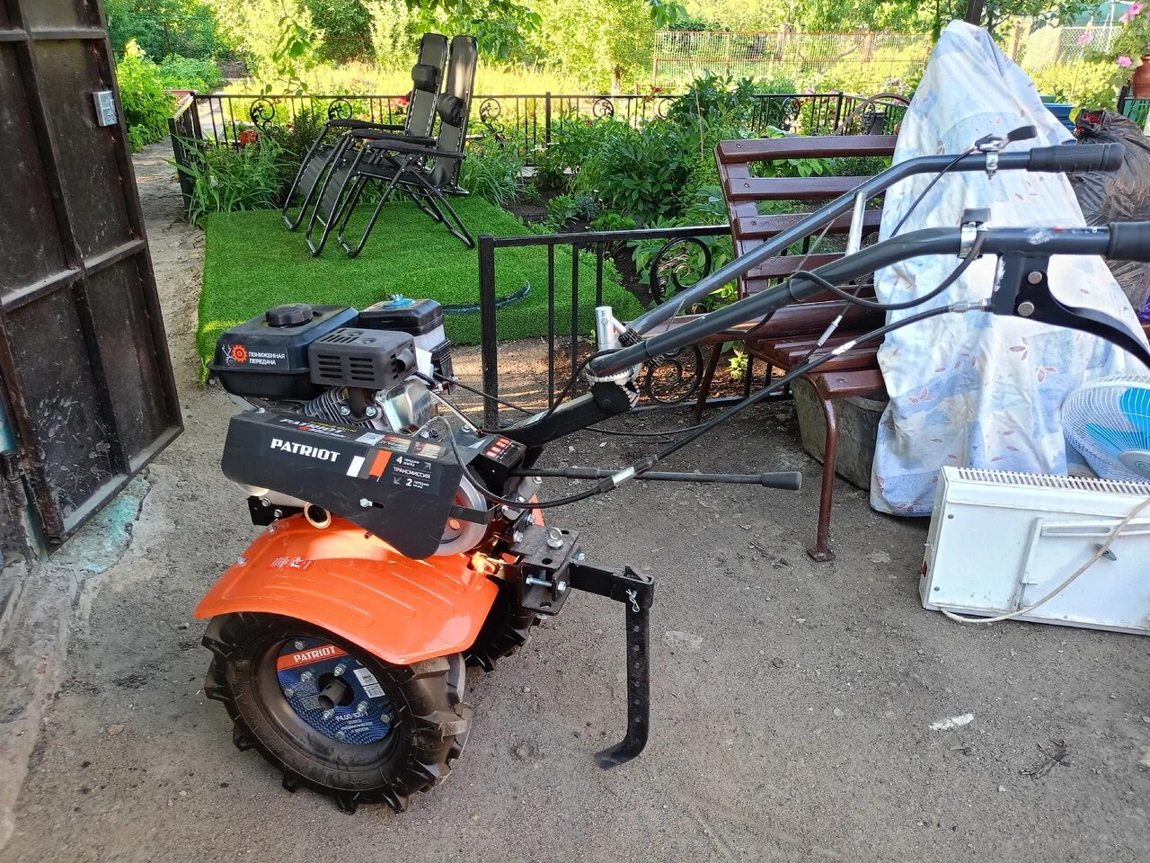 Горловка. Продам мотоблок бензиновый PATRIOT Калуга М. Совершенно новый! 35000р.Вопросы...