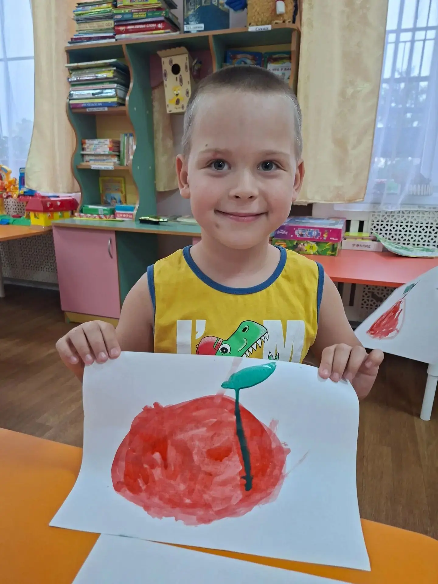 Ребята из группы "Капельки" познакомились с традициями праздника " Яблочный спас',  а п...