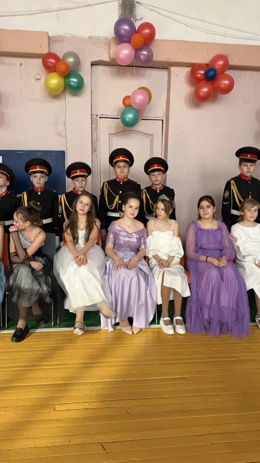 В преддверии Международного женского дня наша школа наполнилась поздравлениями и весенним настроение