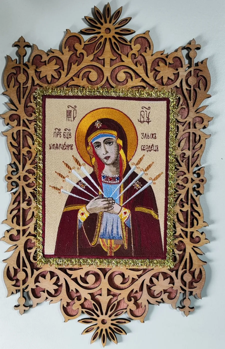 Совместная работа. Вышитая икона + резной наличник 🪡🪵🙏
