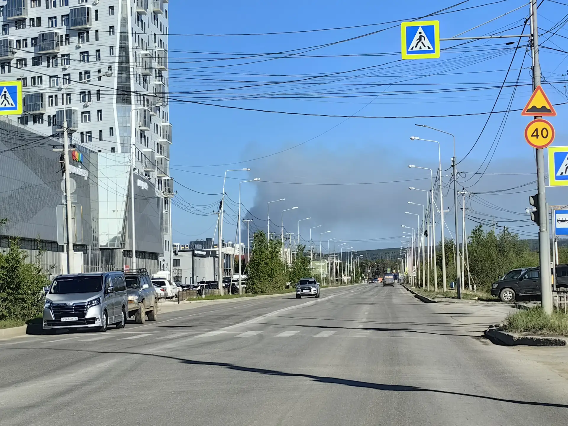 Дым со свалки Якутска сегодня утром