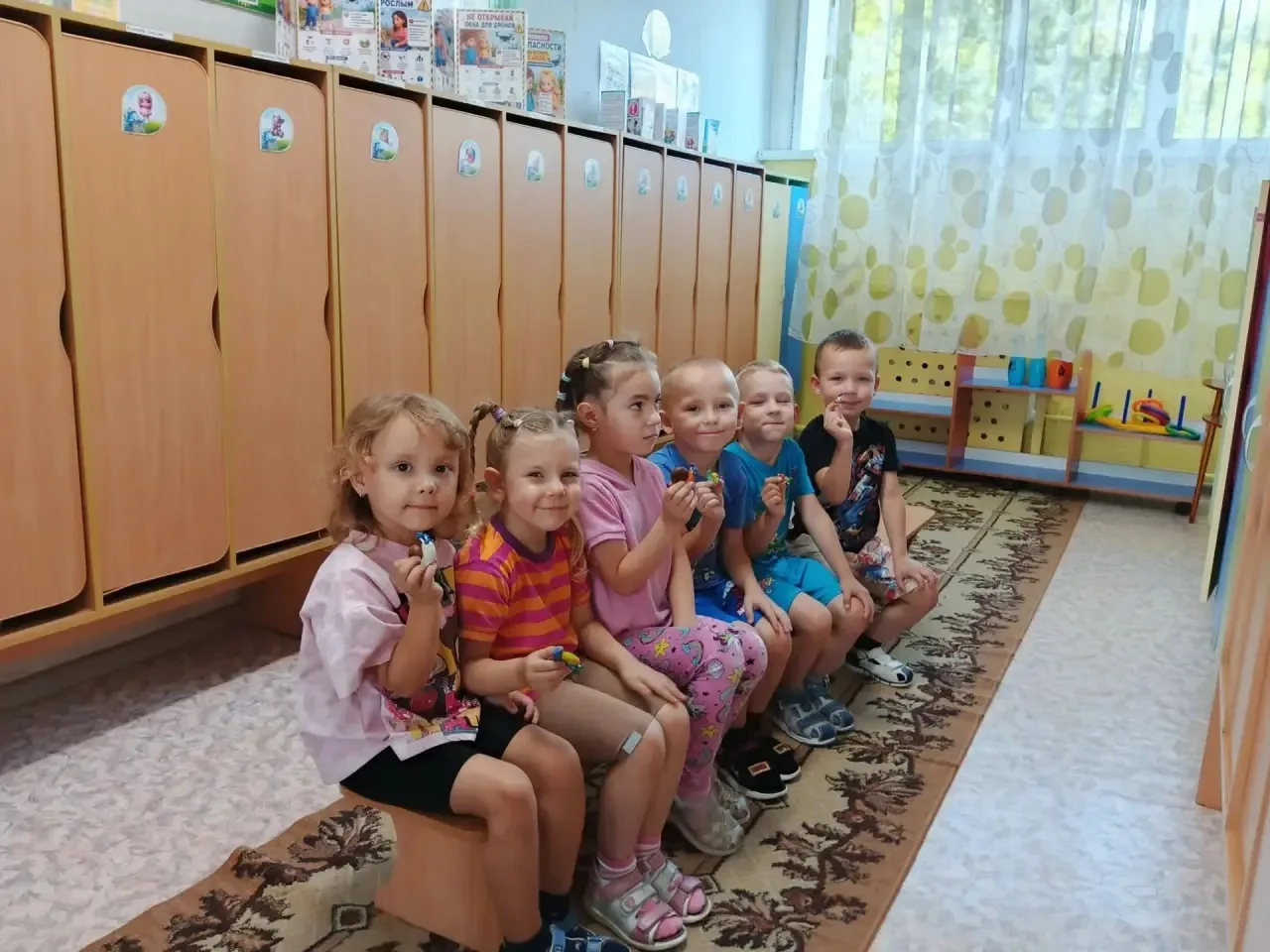 🌿 Улитки вышли на прогулку! 

Сегодня в нашей мастерской было тихо, тепло и очень сосредоточенно: р