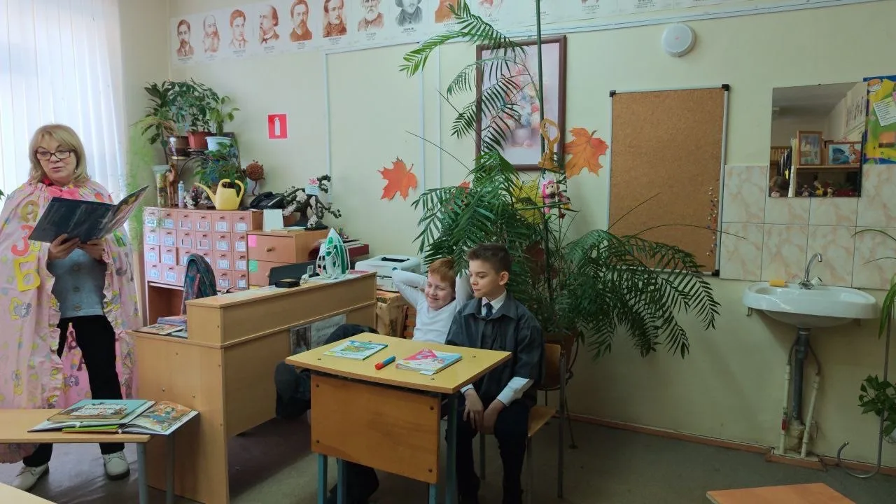 📚✨Ура! Ученики 1‑х классов успешно закончили изучение «Азбуки» — это большой шаг в мире чтения!  🎭В 