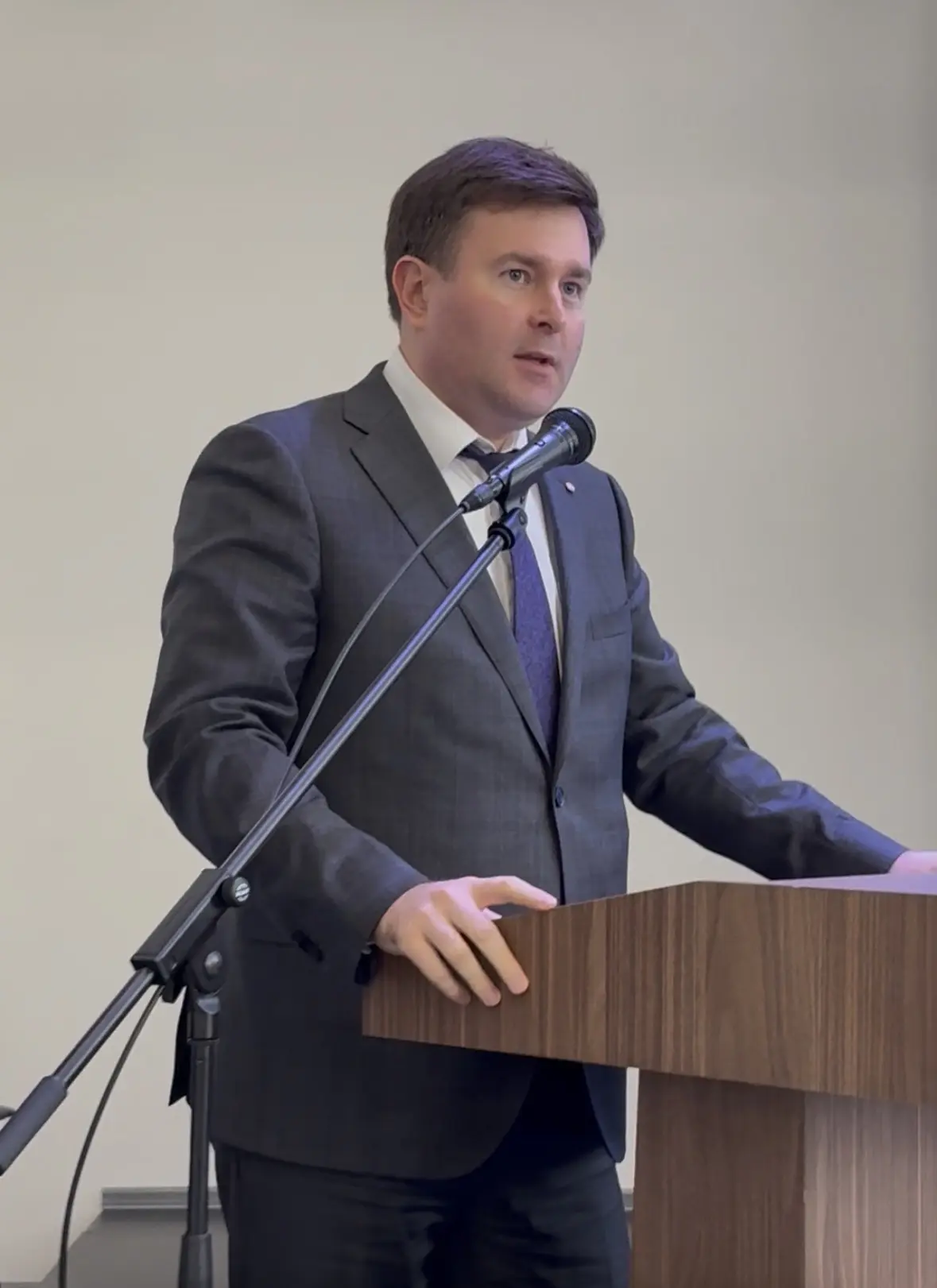 В работе Конференции научно-педагогических работников и обучающихся приняли участие гости.   Председ
