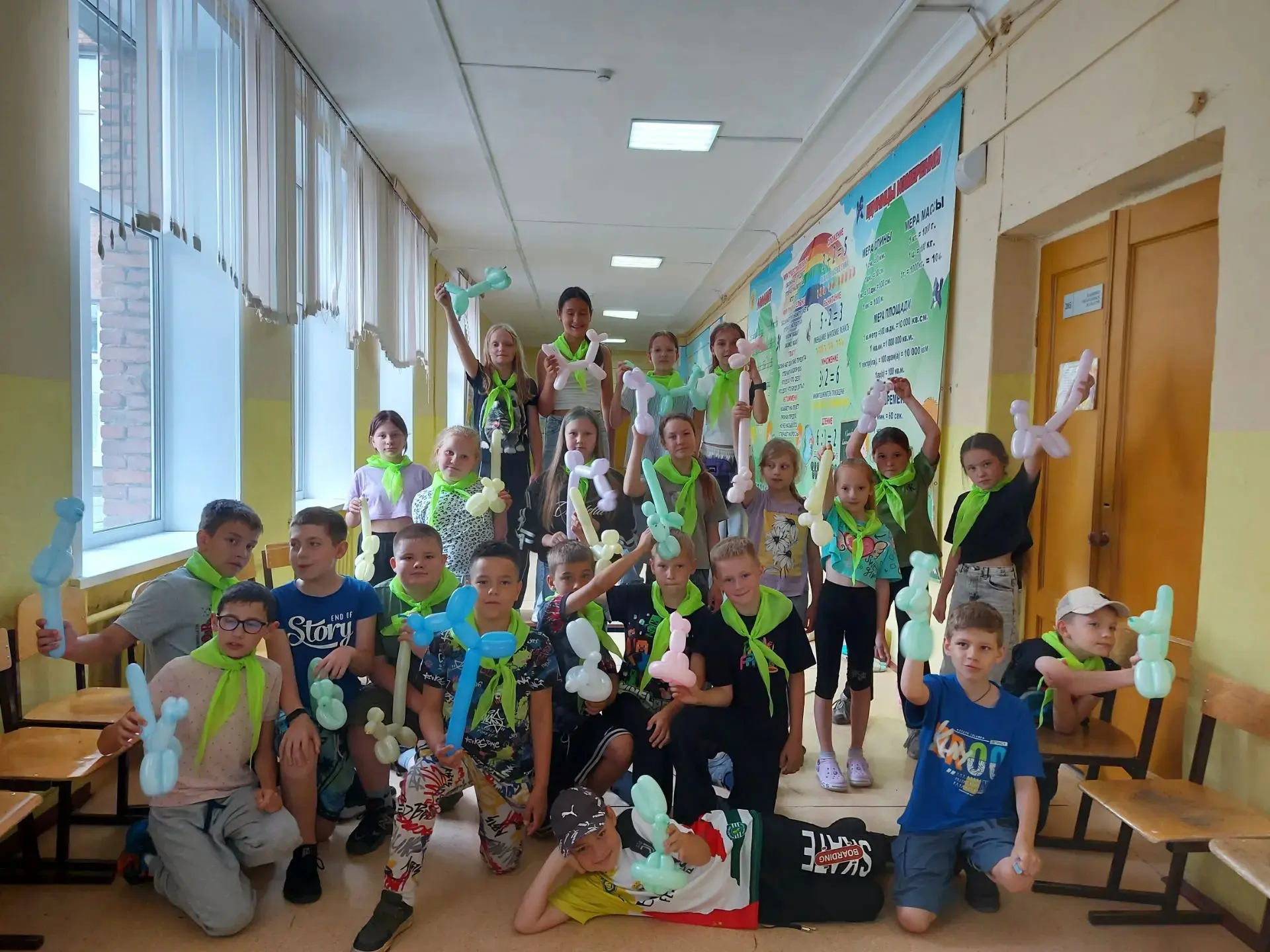 1️⃣6️⃣ день в ЛДП «Дружба» 🌈☀️
🎈🤹‍♂️ Мастер-класс по твистингу: создавать радость из шариков! 🤹‍