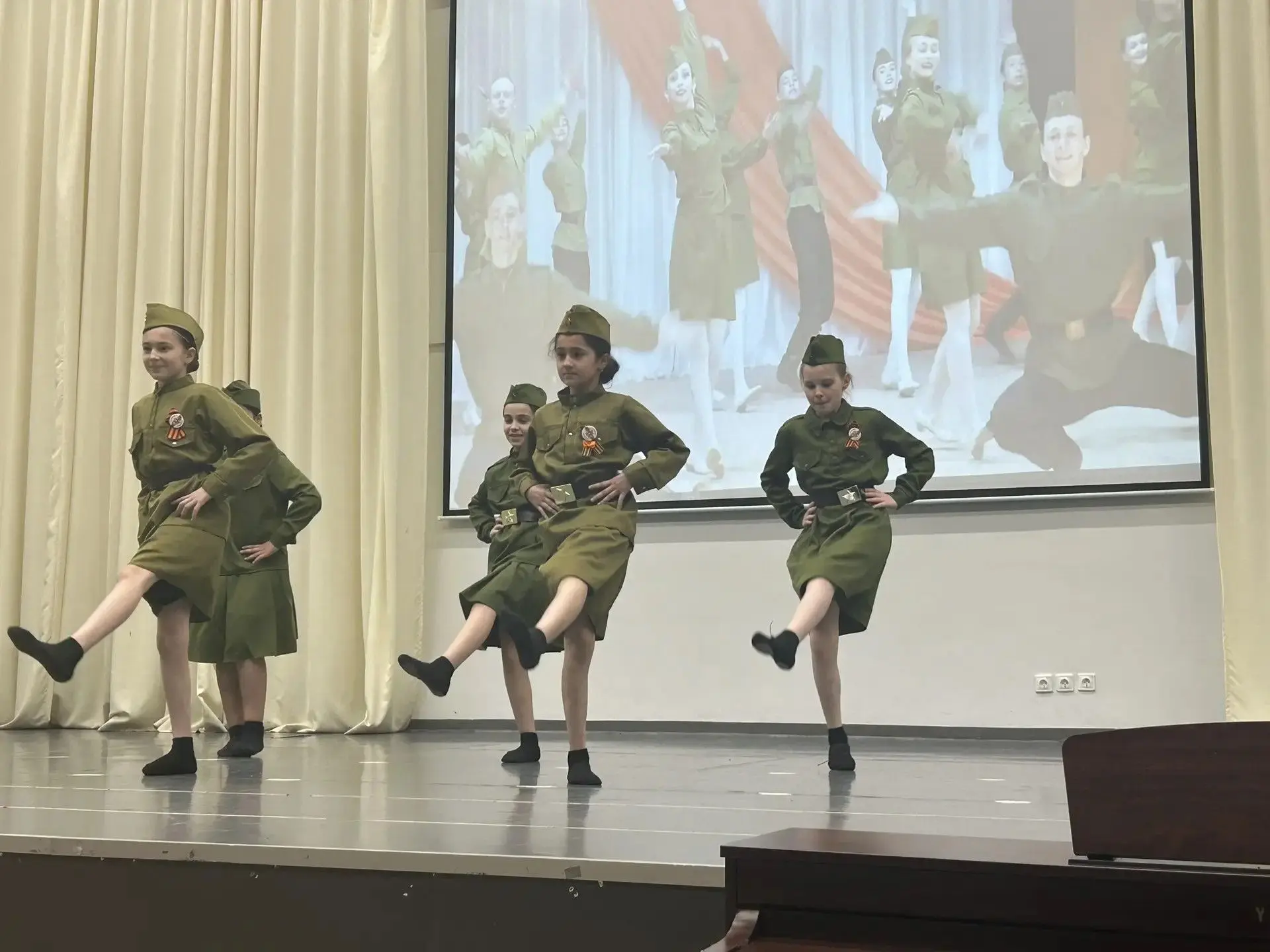 Праздничные концерты, посвящённые 9 Мая, стали важной частью школьной жизни и воспитания патриотизма