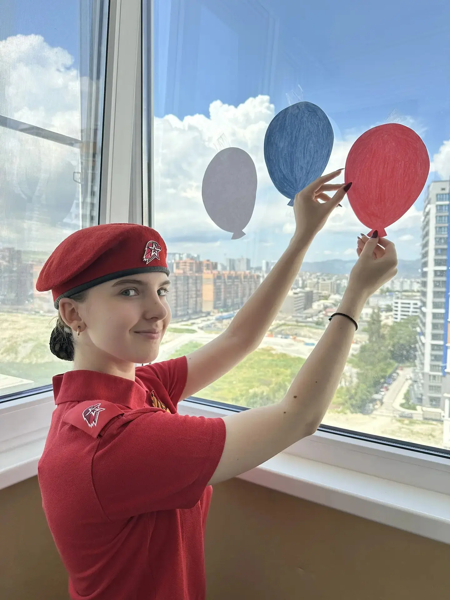 򎠠Всероссийская акция «Родиной горжусь» 
 
В преддверии праздника наши волонтёры 8 К класса поддержа