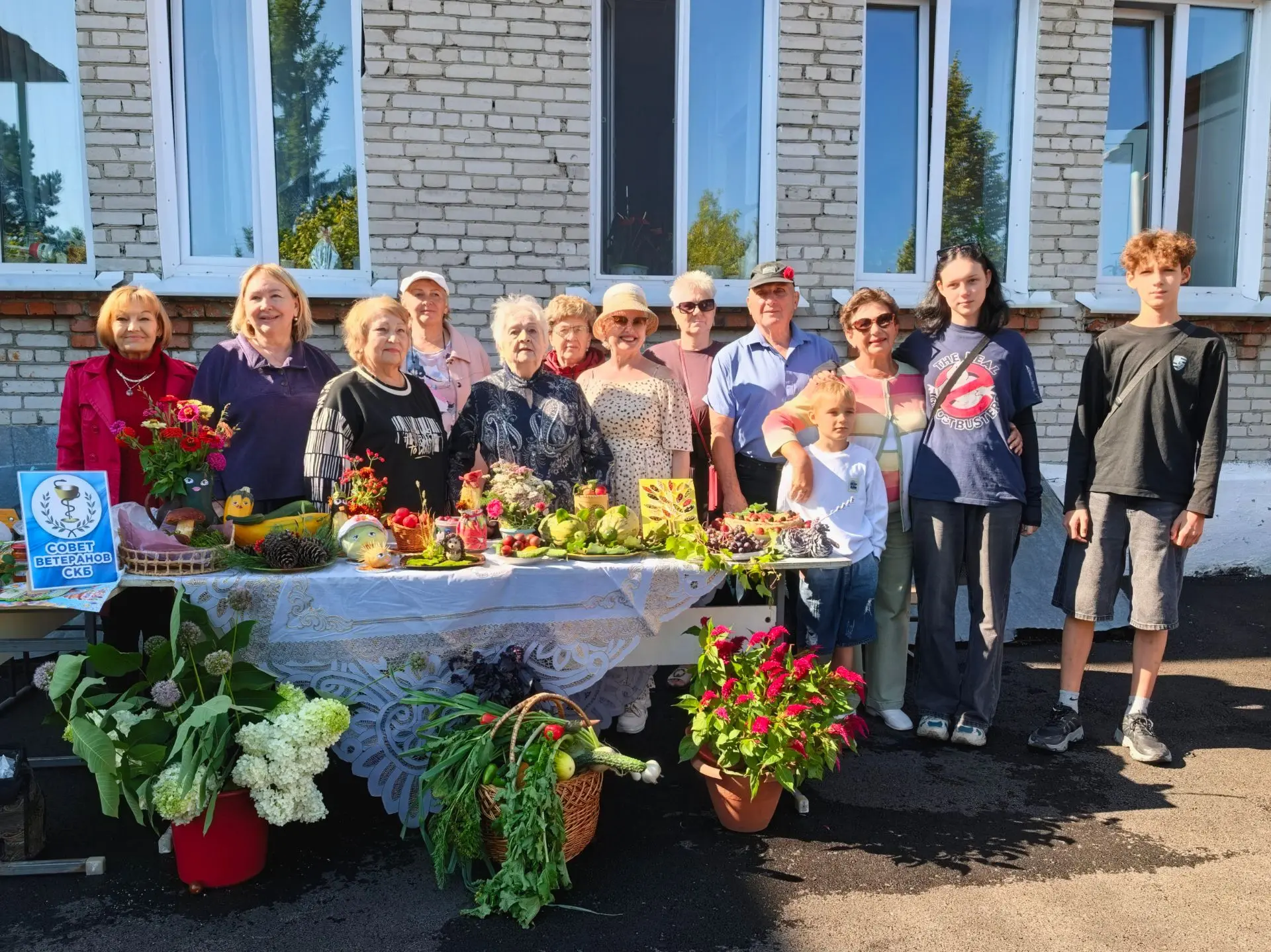 🍂 Праздник урожая собрал ветеранов Северска за щедрыми столами