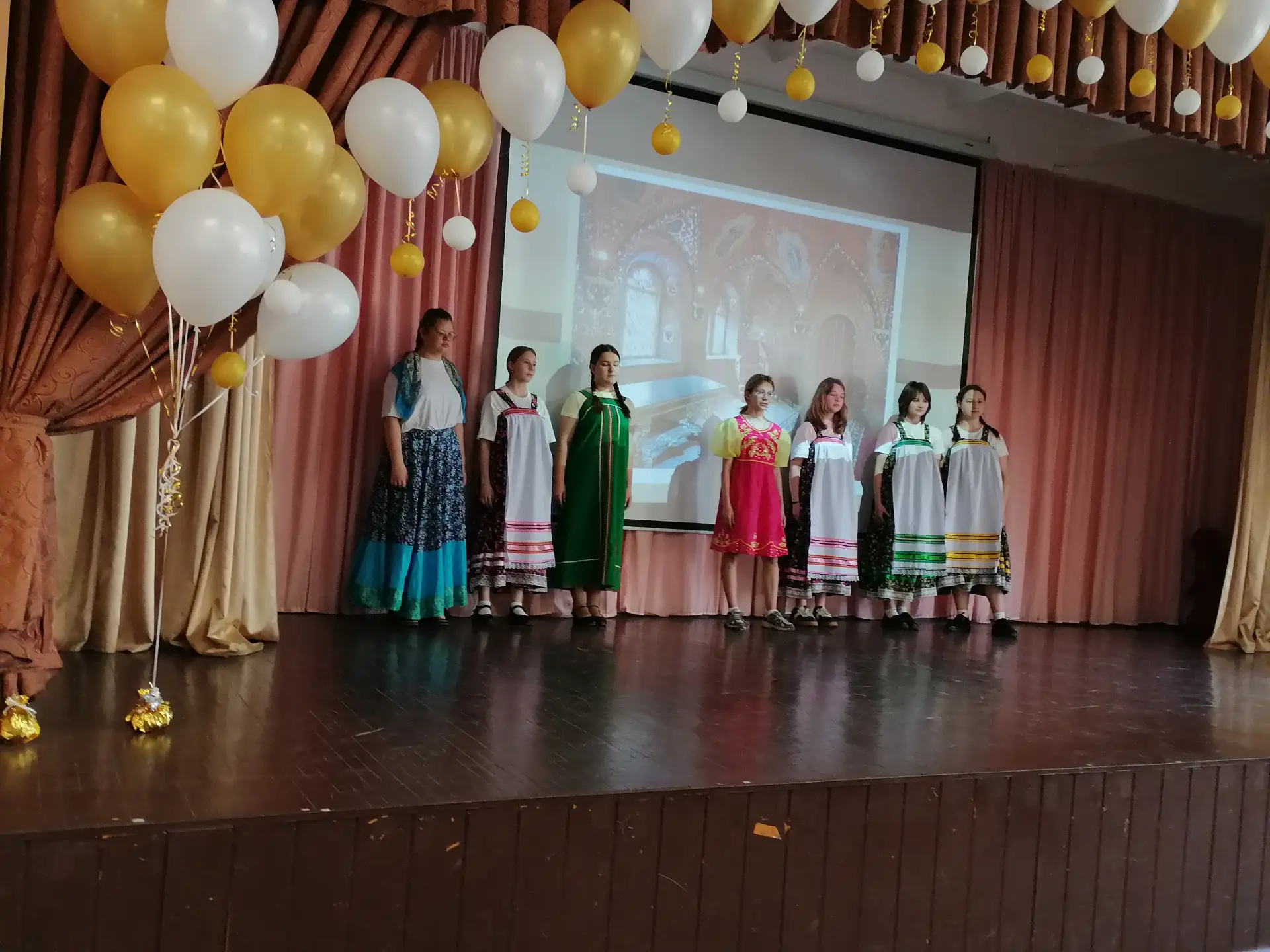 🎭 Праздник сказки перед каникулами! 22 мая для учеников начальных классов наш школьный театр «Возрож