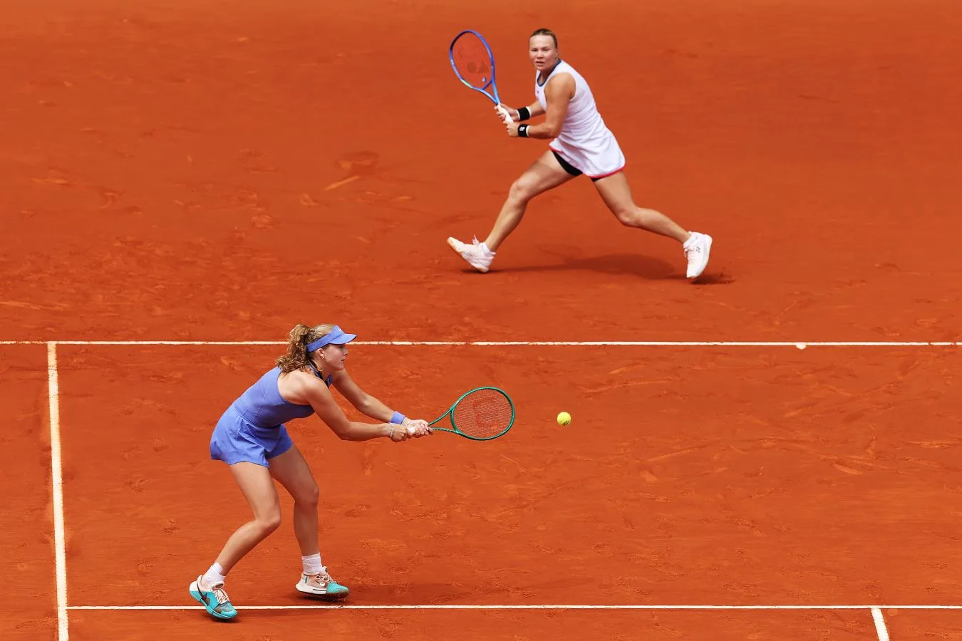 Итак, Рим, полуфинал, турнир категории WTA-1000, парный разряд  Матч переносили-переносили из-за дож