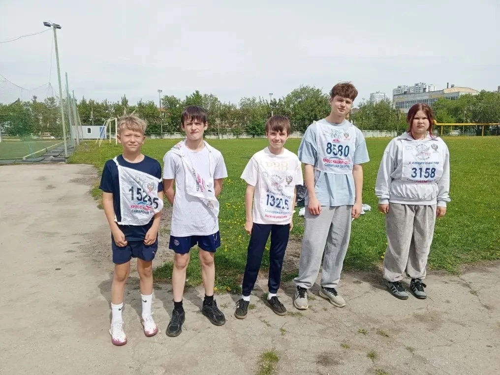 🏋️‍♂️ Продолжаем сдавать нормативы ГТО: золото — наш выбор! 🥇 Движение — жизнь, а спорт — путь к усп