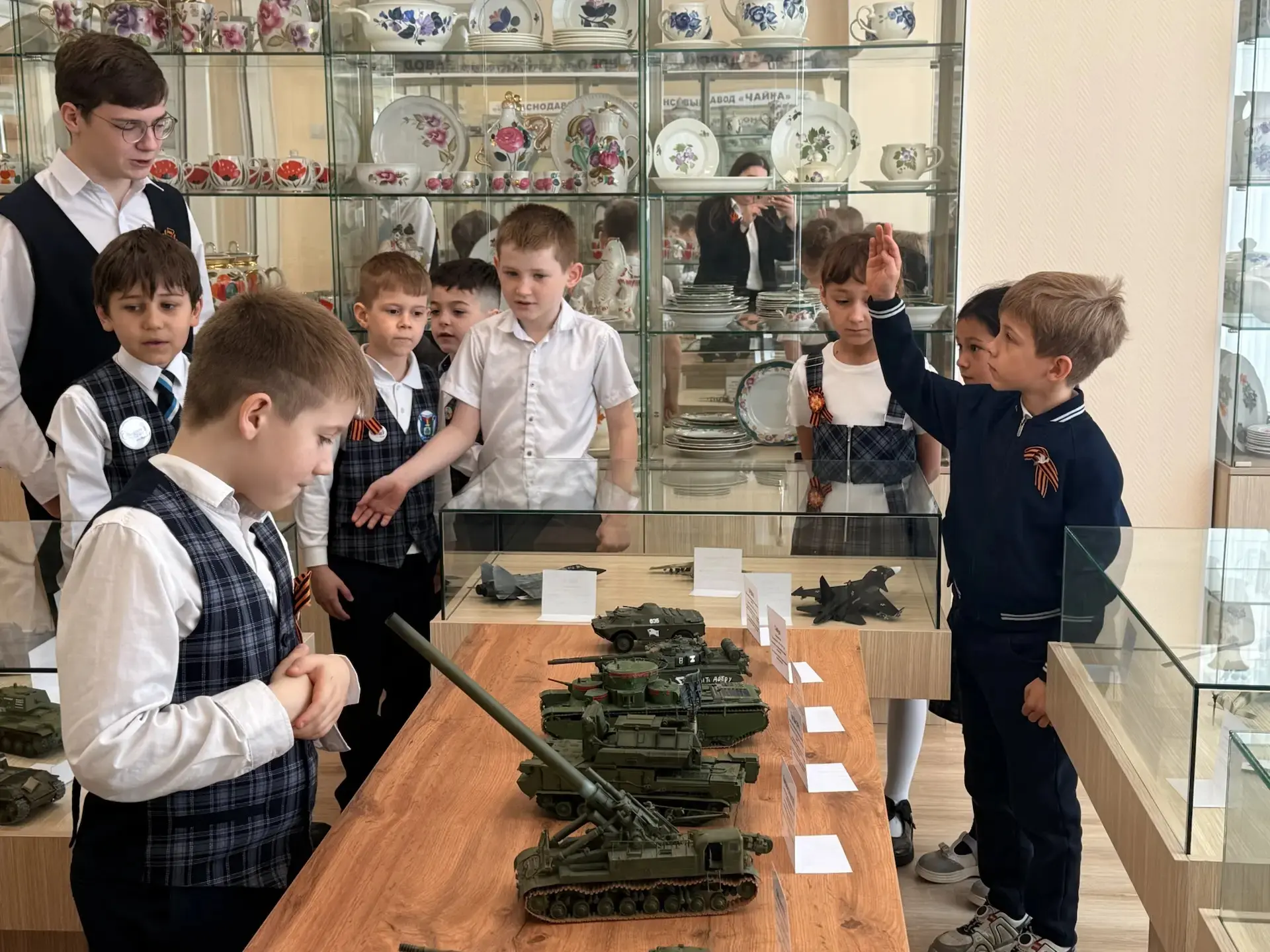 ️Хранители памяти🎖️   Знаете, что помогает оживить страницы истории? Увлечённость и руки, которые тв