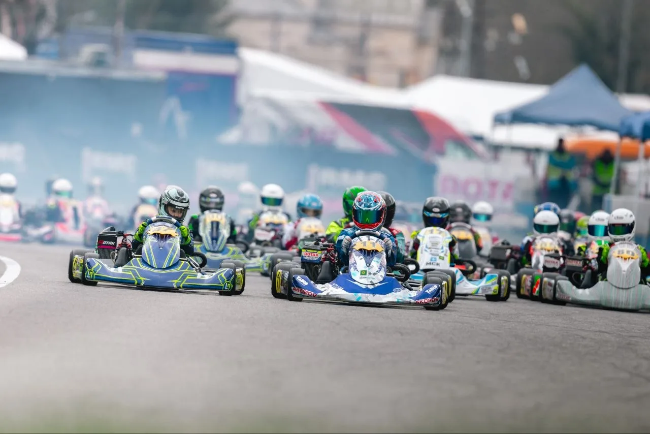 Скорость в крови! Тройной триумф нашего семиклассника! 🏎️🏆  Пока мы учимся, наш ученик 7 класса поко