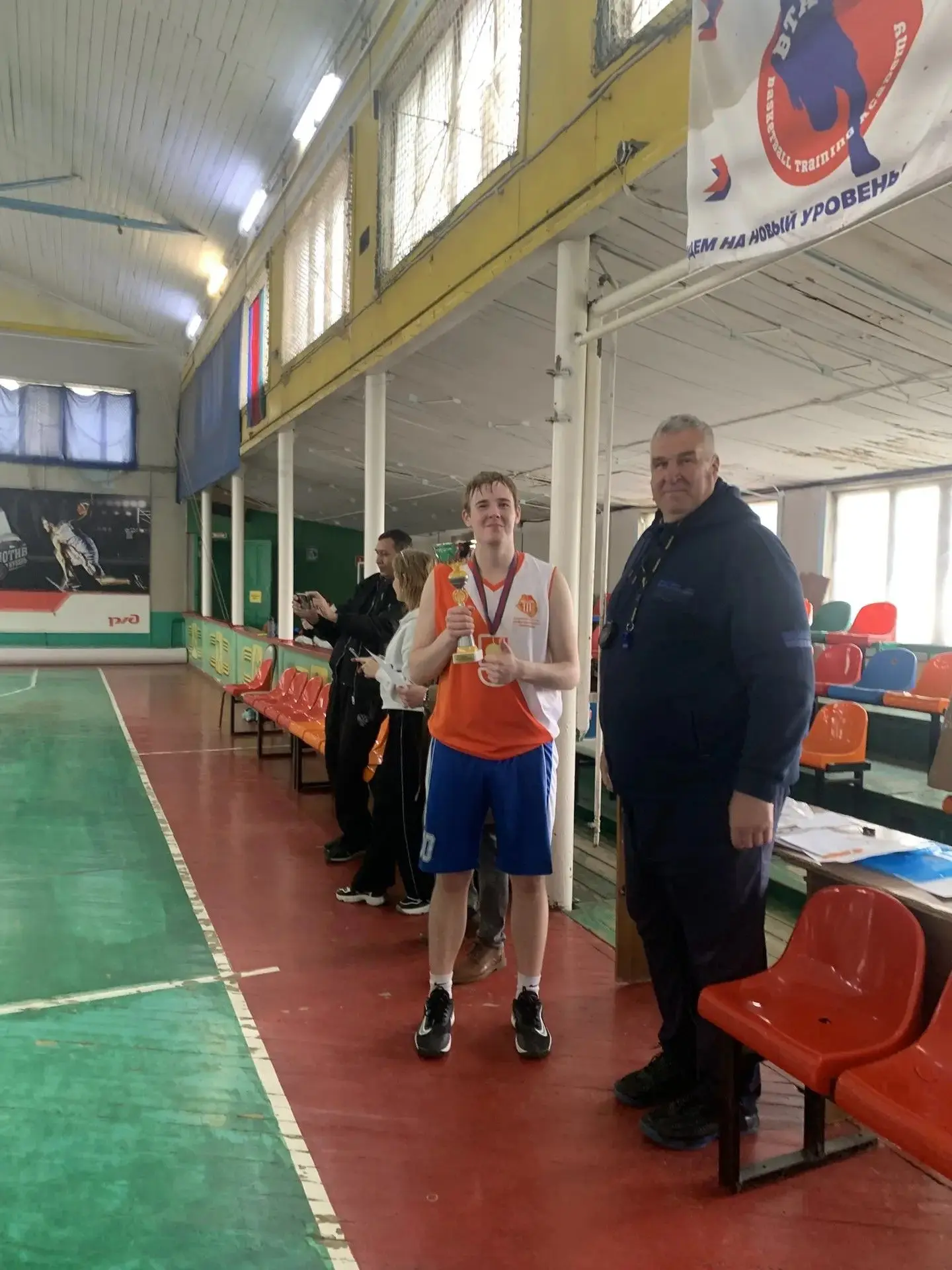 Наши студенты опять на пьедестале почёта!
🏆🏆🏆🏆🏆🏆🏆🏆

В открытых соревнованиях по баскетболу 3