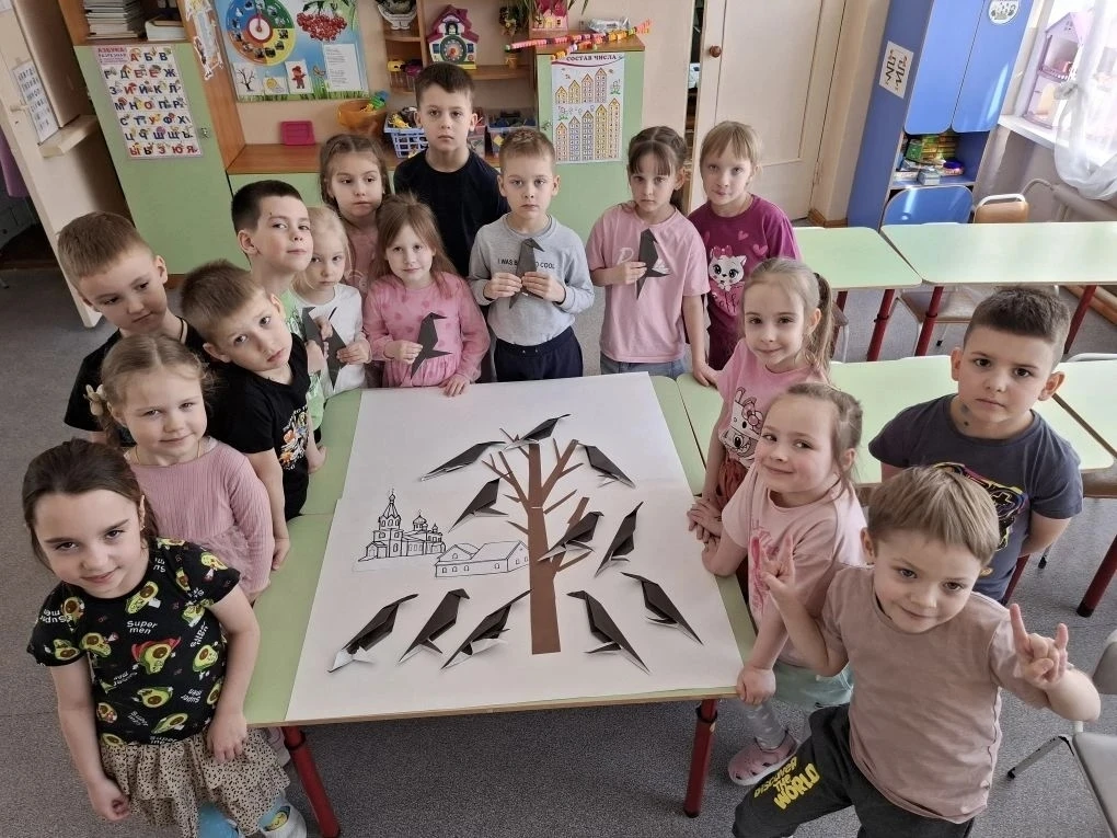 С наступлением весны возвращаются к нам перелетные птицы 🐦‍⬛🐦‍⬛🐦‍⬛ Первыми прилетают грачи.  1871 - 