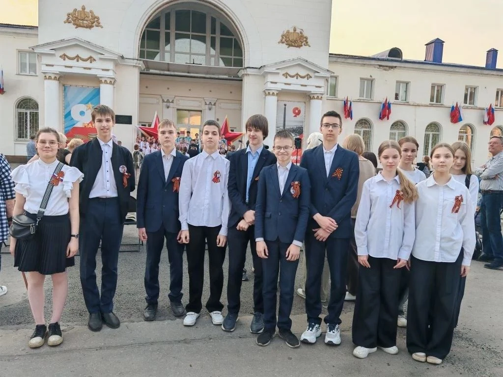 День Победы - священный праздник со слезами на глазах. В этот день мы чтим память тех, кто подарил н