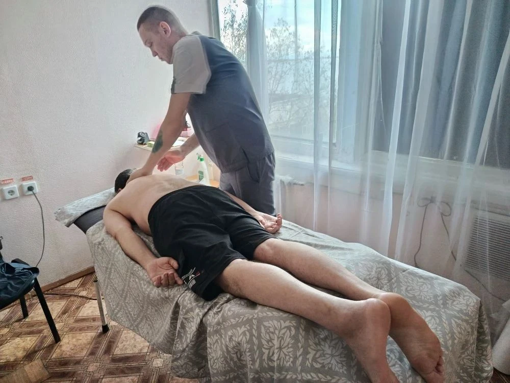 📸 Делимся кадрами из санатория имени Бурденко: наш Герой Сергей Ковалёв активно проход...