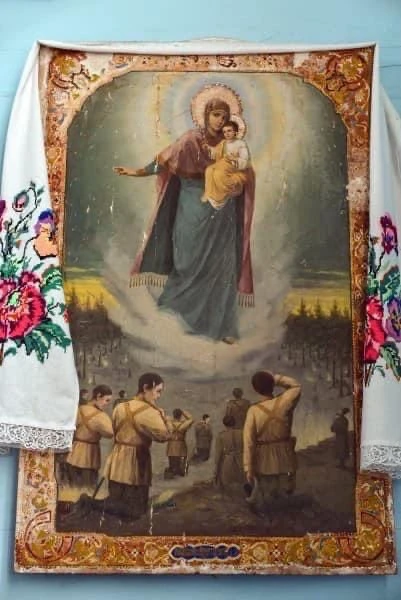Пресвятая Богородица Всецарица, покрой своим омофором всех болящих и молящихся о здрави...