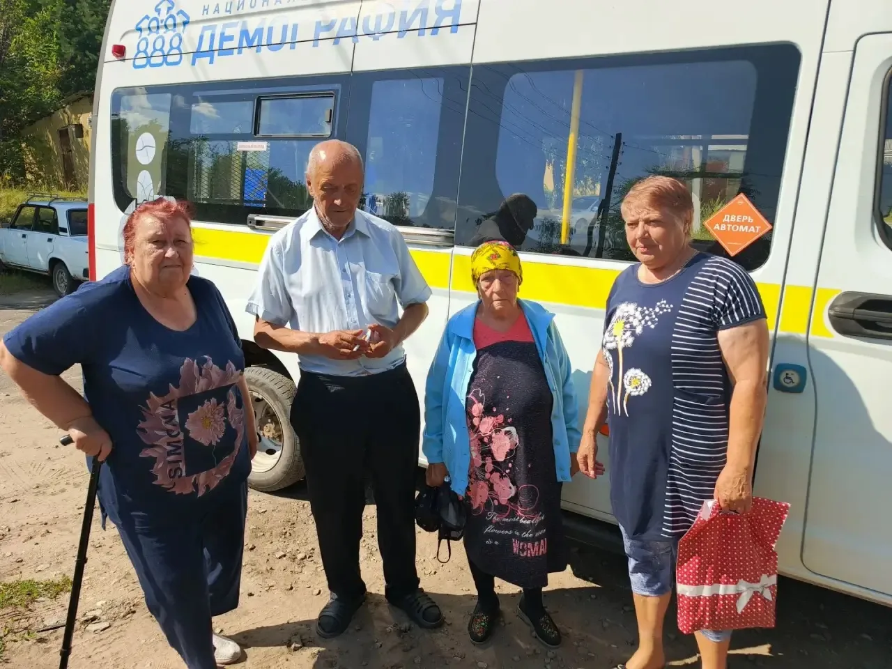 🚌Получатели услуг старше 65 лет из отдаленного села Пилюгино на специализированном тра...