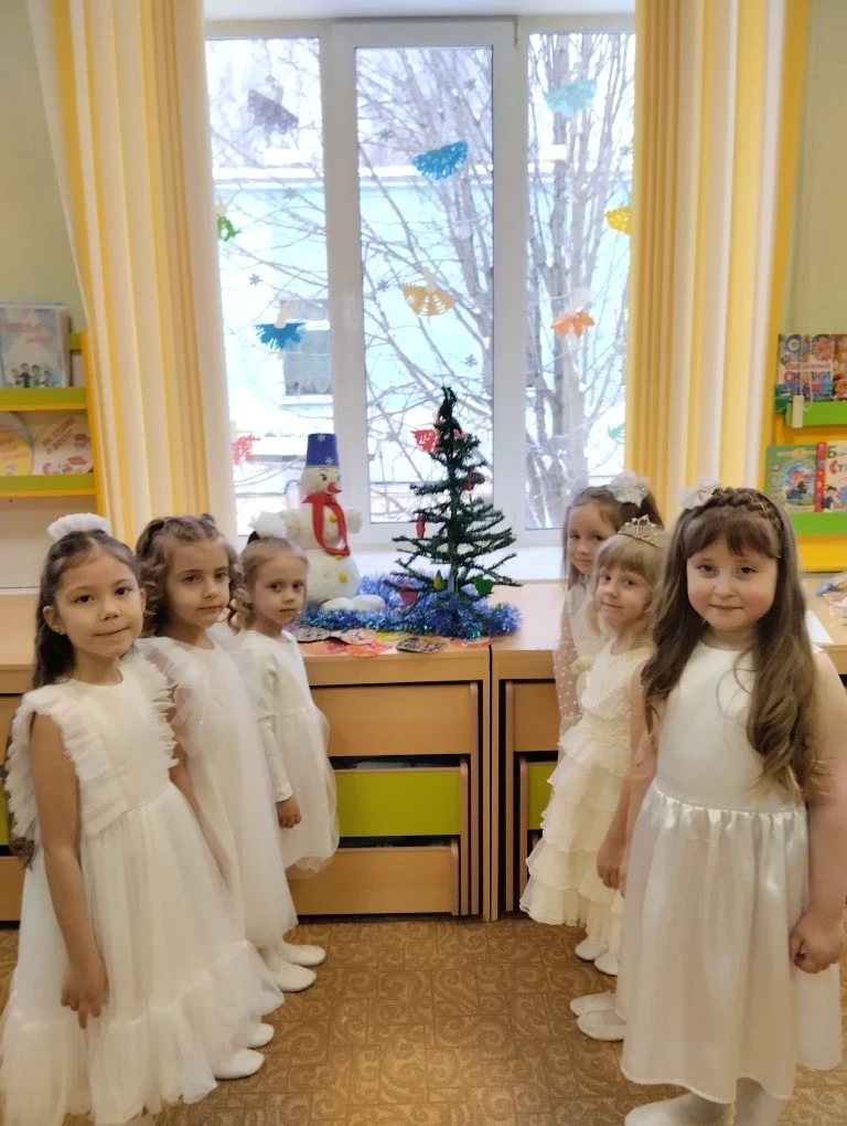 🎄❄️Вот и пришёл тот долгожданный день, чтобы нарядить нашу ёлочку. Как говорится в дет...