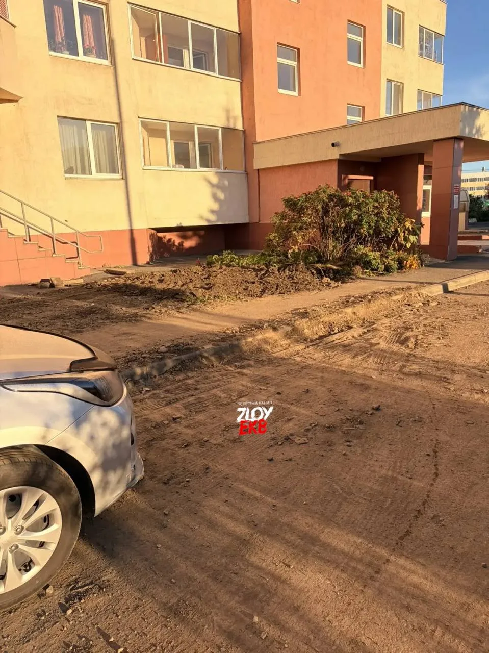 Вот такой замечательный двор и детск ую площадку оставили после ремонта теплотрассы  ра...