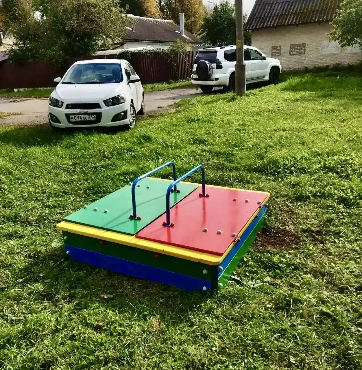 🛝 В Клине меняют песочницы на детских площадках