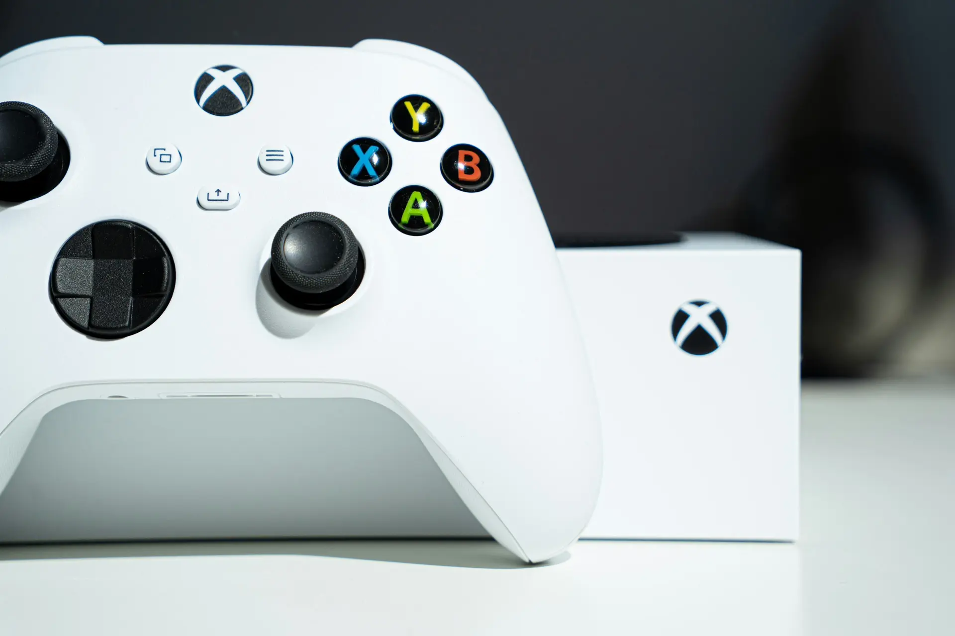 Microsoft готовится к крупным увольнениям в Xbox и пересматривает планы по следующей консоли Project