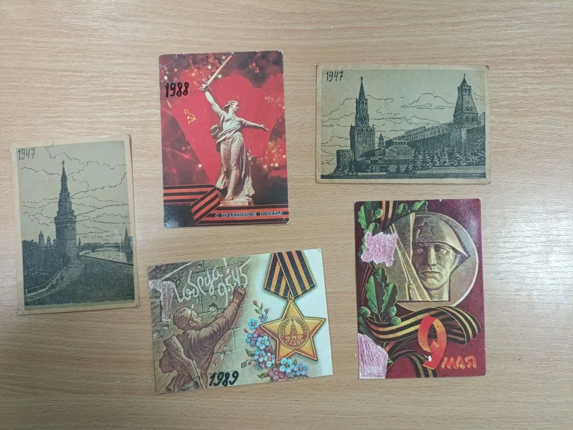 Особое место в культуре праздника Победы занимают открытки. В советское время они были ...