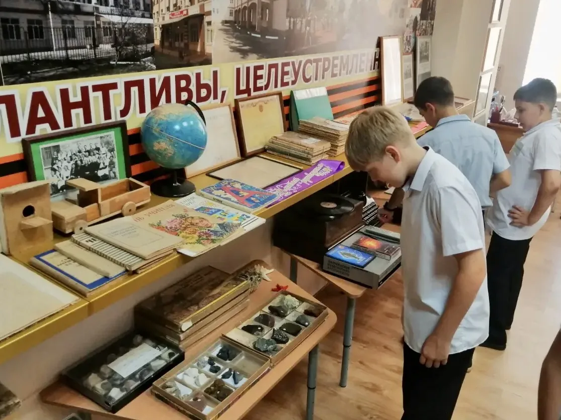🏛️ Сегодня ученики 6 «Б» класса провели свой досуг в школьном музее. И это было не про...
