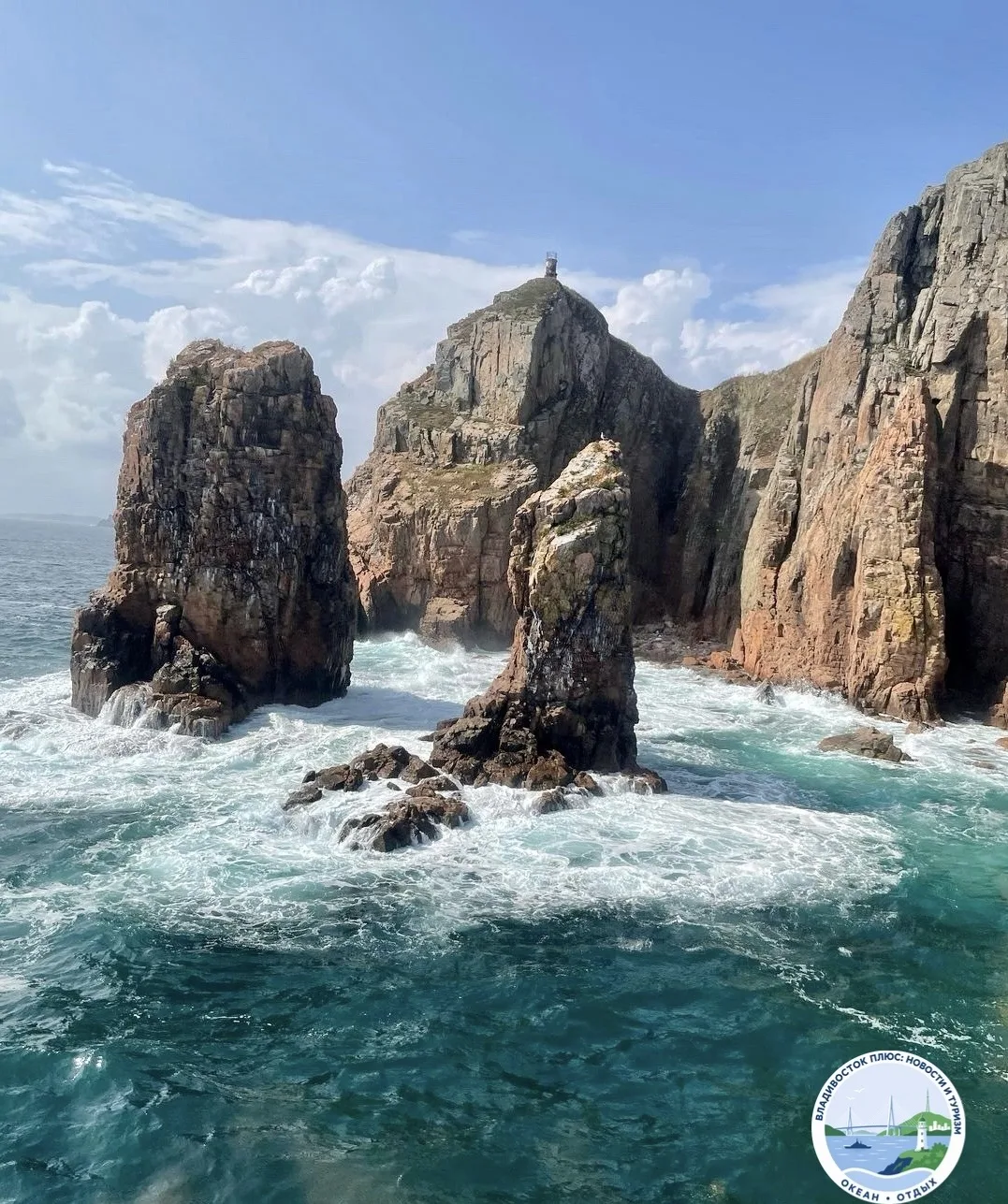 📍Остров Шкота — дикий и фотогеничный затерянный мир Приморья! 🌊⛰️🦅