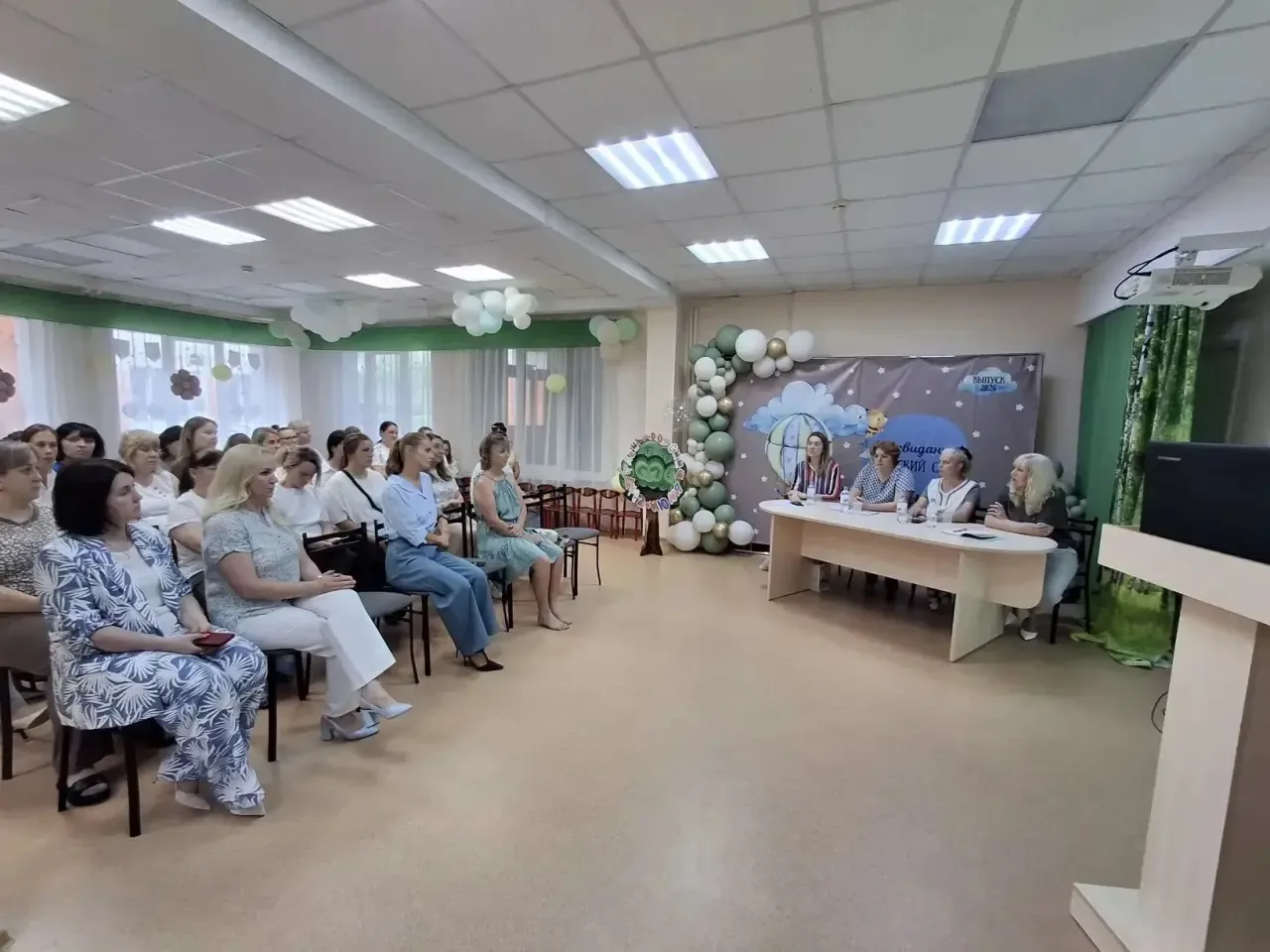 В нашем детском саду прошла встреча с представителями департамента образования админимтрации города 